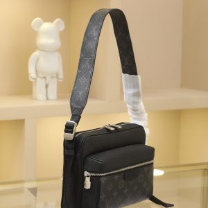 Alternative view of Dimensions: 26 x 20 x 10.5 cm (Length x Height x Width)